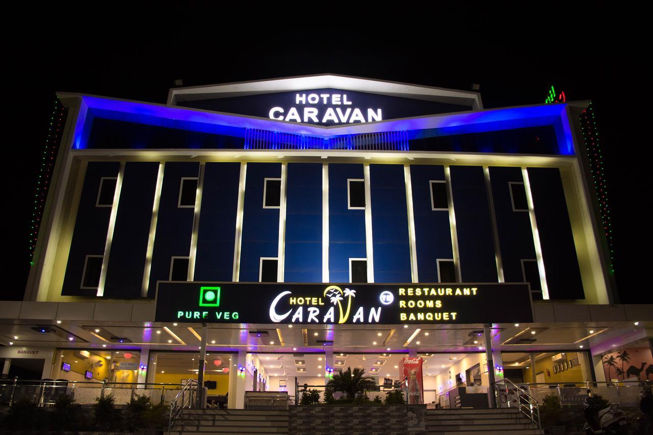 Hotel Caravan Unjha エクステリア 写真